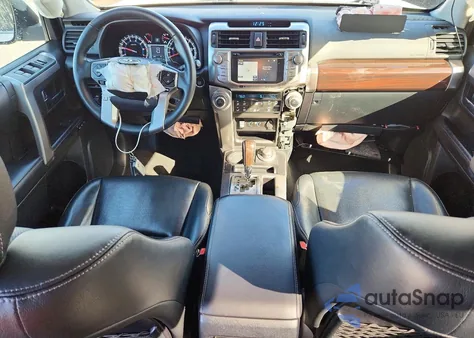 2019 Toyota 4Runner Sr5/Sr5 Premium z USA, uszkodzony, nr VIN JTEBU5JRXK5648552